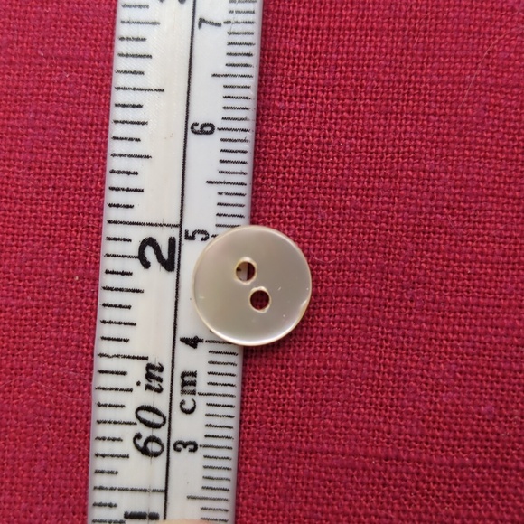 Trochus Shell Buttons 11 mm Diameter - Picture 4 of 8